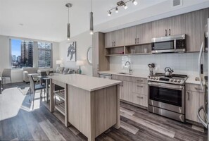 Full Kitchen with Stainless Steele Appliances