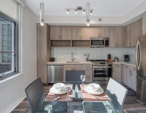 South Arlington Arlington 1 Bedroom Dining Room
