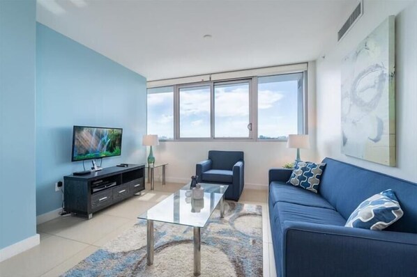 Miami Miami Beach 1 Bay View No Balcony Living Room