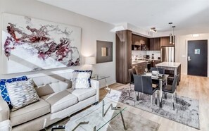South Arlington Arlington 1 Bedroom Living Room