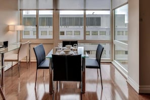 Downtown Washington 1 Bedroom Dining Room