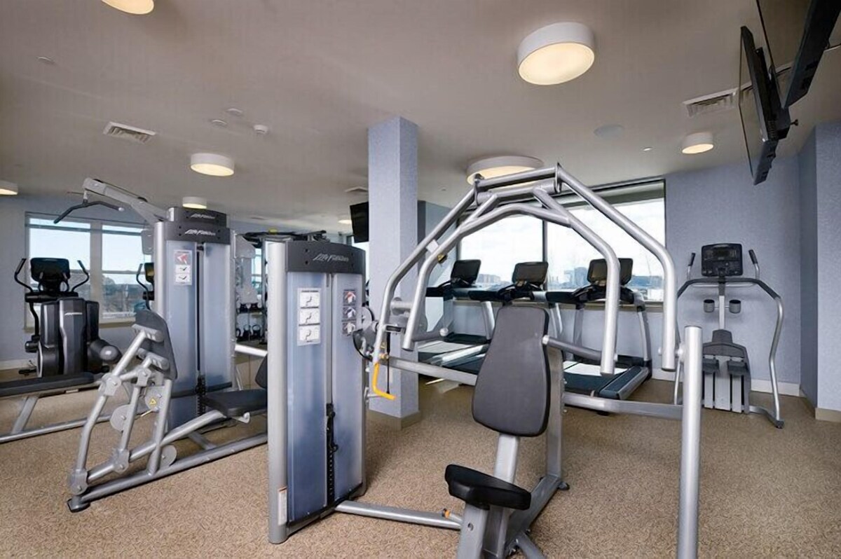 Modern Studio | Work Desk + WiFi | Minutes from Logan International | GLS