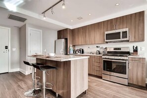 South Arlington Arlington 1 Bedroom Kitchen