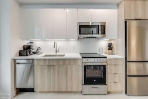 Noma Washington 1 Bedroom Kitchen