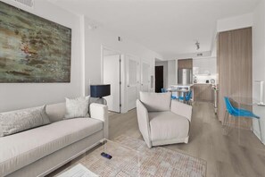 Noma Washington 1 Bedroom Deluxe w/ Balco Living Room