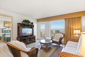 Living Area facing the Gulf of Mexico