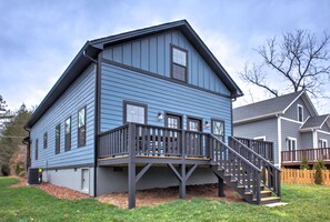 Deck for Outdoor Entertaining!