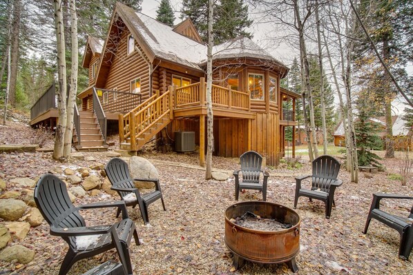 McCall Vacation Rental | 4BR | 3.5BA | 2,716 Sq Ft | Step-Free Entry via Garage