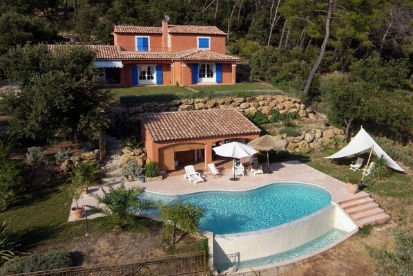 Extérieur maison de vacances [été]