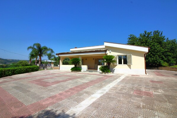 Holiday Home Exterior [summer]