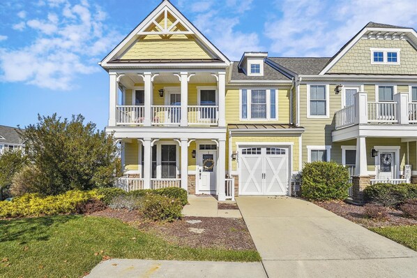 ,Front Elevation,