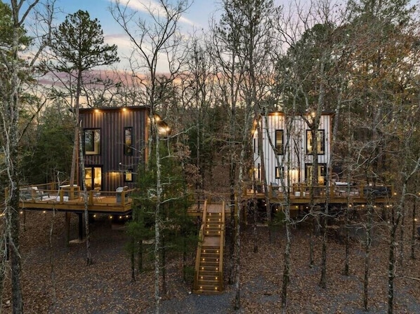 BrokenBow Treehouses