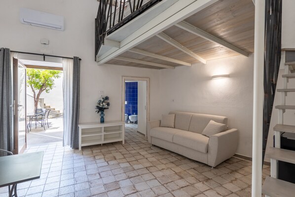 Living Room (1)