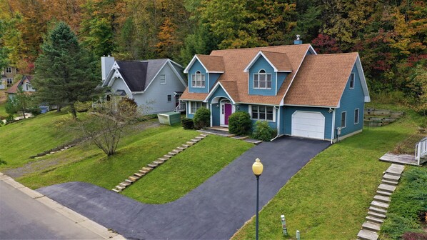 Exterior View of Property/Driveway and Parking