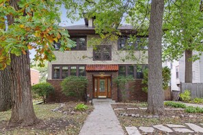 Front of 5 Unit Building