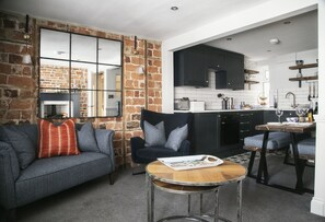 Living Room / Lounge