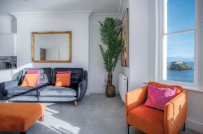 Caldey View - Luxury 2 Bedroom - Panorama - Tenby (20958)