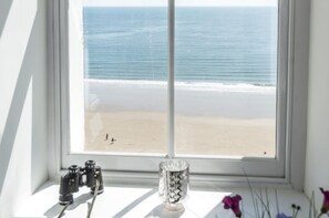The Penthouse - Luxury 1 Bed - Panorama - Tenby (2476)