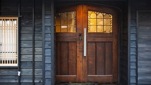 ·Entrance door
