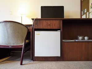 ・[DX Twin Room] There is a refrigerator, so you can bring in cold drinks and food without any problems.