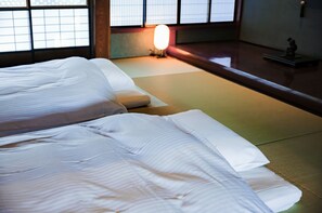 Japanese-style room