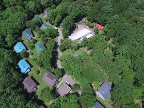 ・The vast grounds of over 100,000 square meters are full of features to enjoy nature.