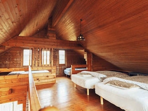 ・[Bedroom] All beds can accommodate up to 5 people.