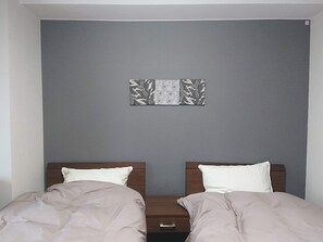 ・[Twin room] A clean and simple bed. Recommended for staying with friends
