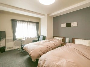 ・[Twin room] Bright sunlight enters from the window. Have a nice morning when you wake up