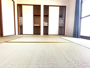 Japanese-style room