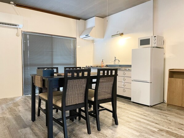 ・[Dining] Convenient dining next to the kitchen