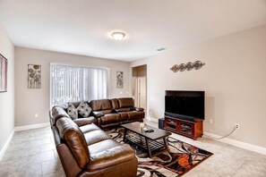 4329AC_LivingRoom3