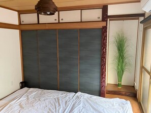 ・[201・Indoor] A room where you can feel the Japanese atmosphere everywhere