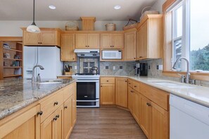 Kitchen 2