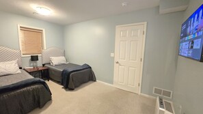 Twin beds and Smart TV