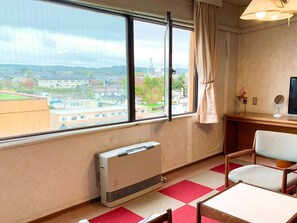 ・[Family] A bright space with large windows. Depending on the room, the view is good and you can see the whole city of Kitami♪