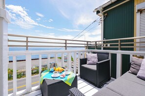 Image of how to spend time on the second floor wooden deck | Have the sea all to yourself | Early morning bird calls and the sound of the waves are the best