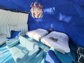 ・[Site A] A space based on blue. Enjoy the glamorous space