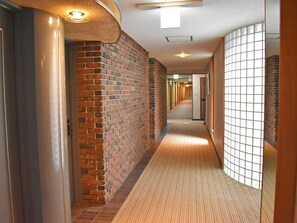 ・Corridors are neat and clean