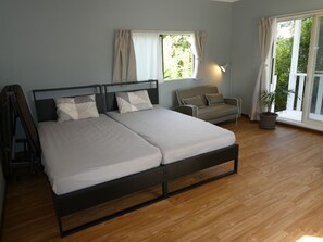 2 single beds, 1 simple bed