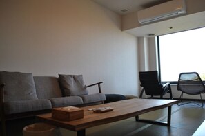[Rooms on the 2nd and 3rd floors] Spend a relaxing holiday in a simple tatami room with a sense of openness.
