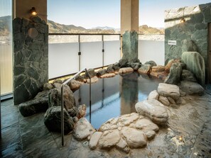 ・[Open-air bath] Speaking of hot springs, it is an open-air bath! Why not refresh yourself in a wonderful space where you can feel the refreshing breeze?