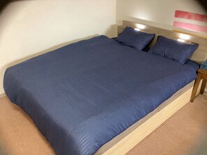 queen size bed