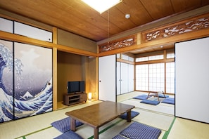 1st floor Japanese-style adjoining room 16 tatami mats ①