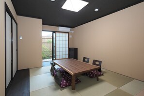 Living Japanese-style room