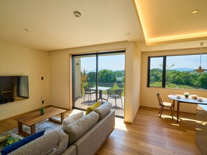 ・[2-story twin] Living room with windows so you can enjoy the scenery from anywhere