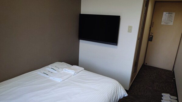 Simmons semi-double bed