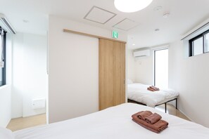 Bedroom (3rd floor)