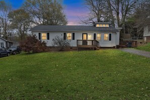 Grass, Lawn, Cottage, House, Outdoors