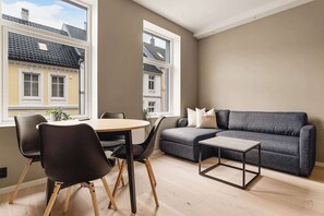 Plenty of space for you and your loved ones ♥︎

Please let us know how we can make your Airbnb experience even better!